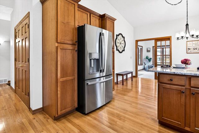 1831 E SYLVAN AVENUE, Appleton, WI 54915