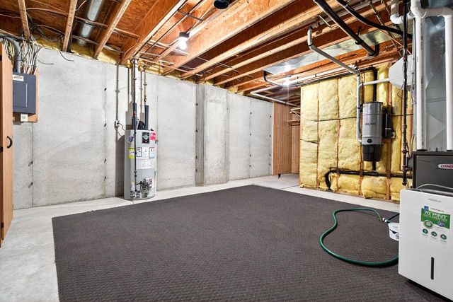 1831 E SYLVAN AVENUE, Appleton, WI 54915