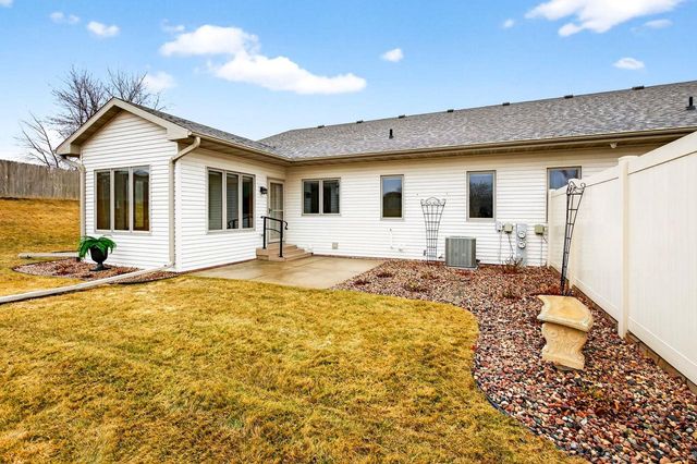 1831 E SYLVAN AVENUE, Appleton, WI 54915