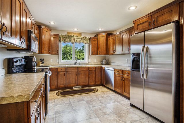 3125 Meadow Hills Drive, Middleville, MI 49333