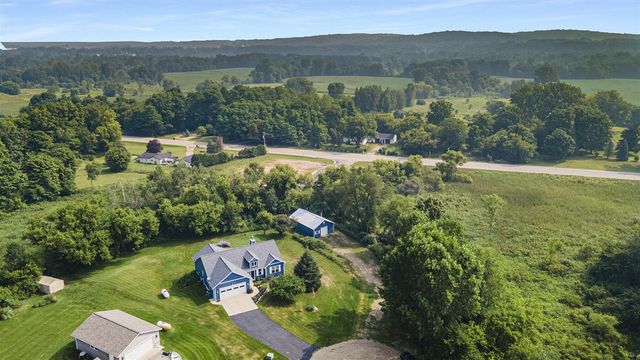 3125 Meadow Hills Drive, Middleville, MI 49333