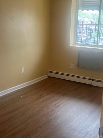 3941 Laconia Avenue, Bronx, NY 10466