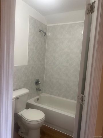 3941 Laconia Avenue, Bronx, NY 10466