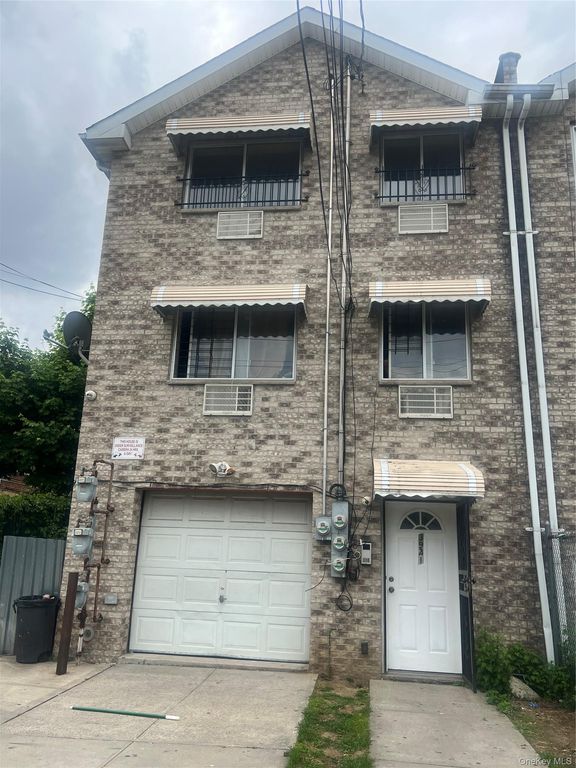 3941 Laconia Avenue, Bronx, NY 10466