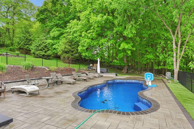 76 Eleanor Drive, Mahopac, NY 10541