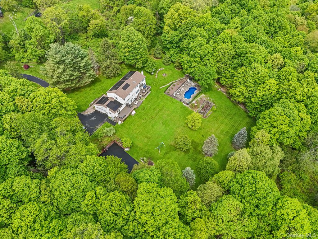 76 Eleanor Drive, Mahopac, NY 10541 — photo 2