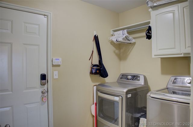 1102 E 146th Place S, Glenpool, OK 74033