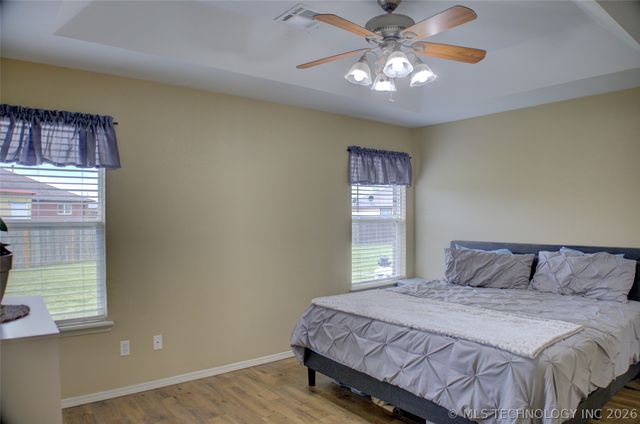 1102 E 146th Place S, Glenpool, OK 74033