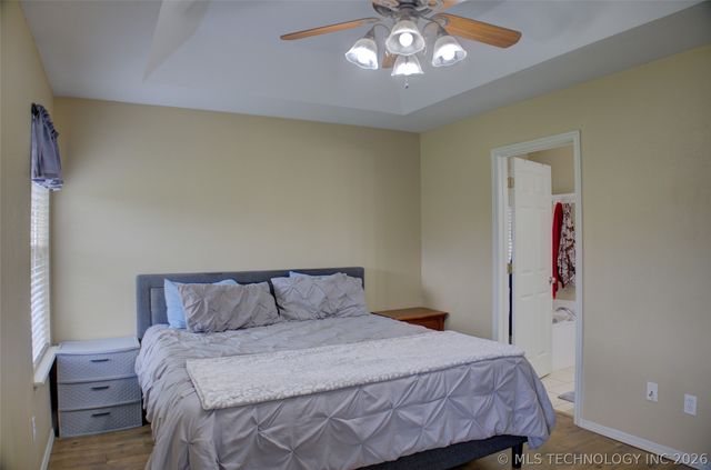 1102 E 146th Place S, Glenpool, OK 74033