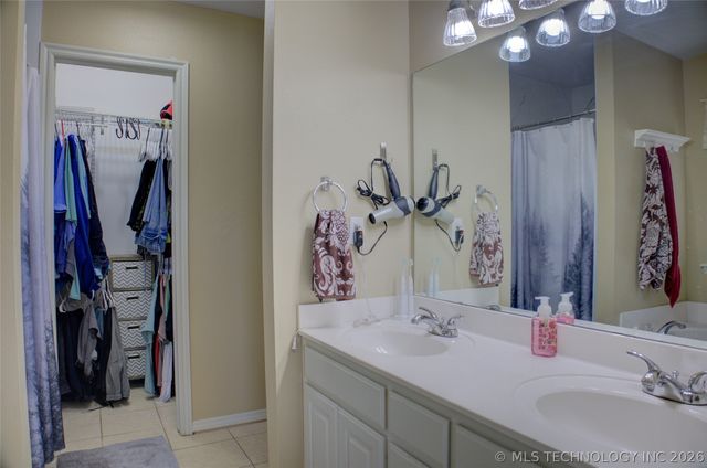 1102 E 146th Place S, Glenpool, OK 74033