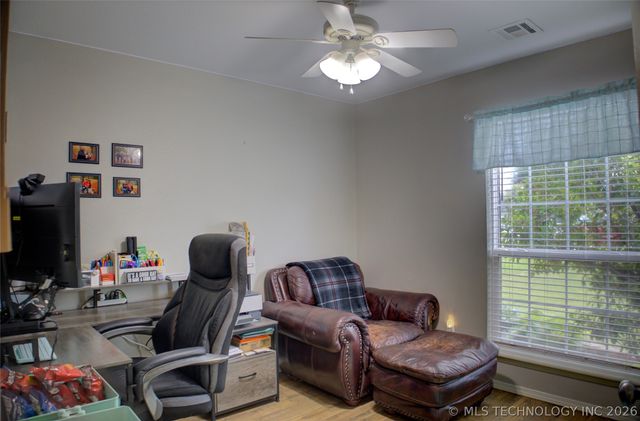 1102 E 146th Place S, Glenpool, OK 74033