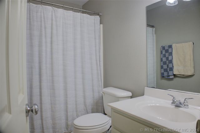 1102 E 146th Place S, Glenpool, OK 74033