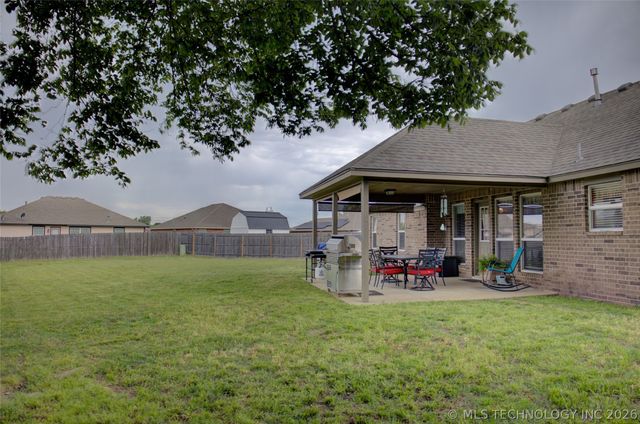 1102 E 146th Place S, Glenpool, OK 74033