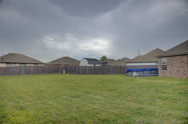 1102 E 146th Place S, Glenpool, OK 74033
