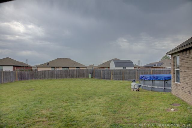 1102 E 146th Place S, Glenpool, OK 74033