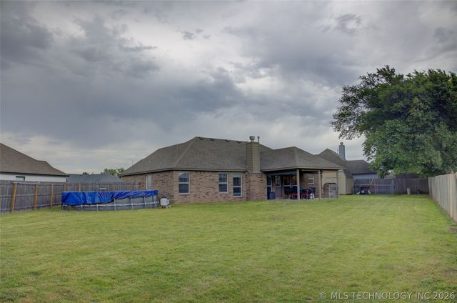 1102 E 146th Place S, Glenpool, OK 74033
