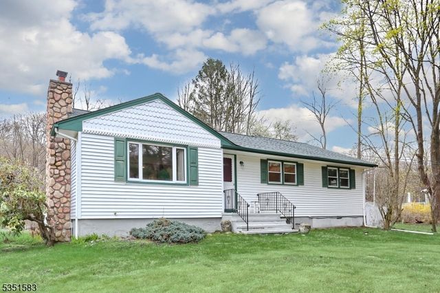 480 Stonetown Rd, Ringwood Boro, NJ 07456