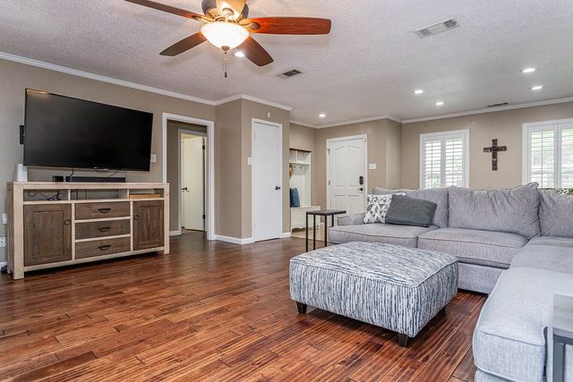 3140 La Kenta Circle, Farmers Branch, TX 75234