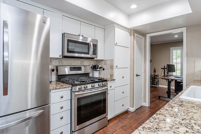 3140 La Kenta Circle, Farmers Branch, TX 75234