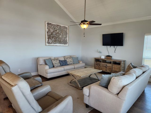 238 E Central, Grand Isle, LA 70358