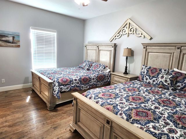 238 E Central, Grand Isle, LA 70358