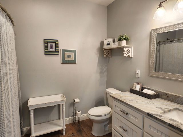 238 E Central, Grand Isle, LA 70358