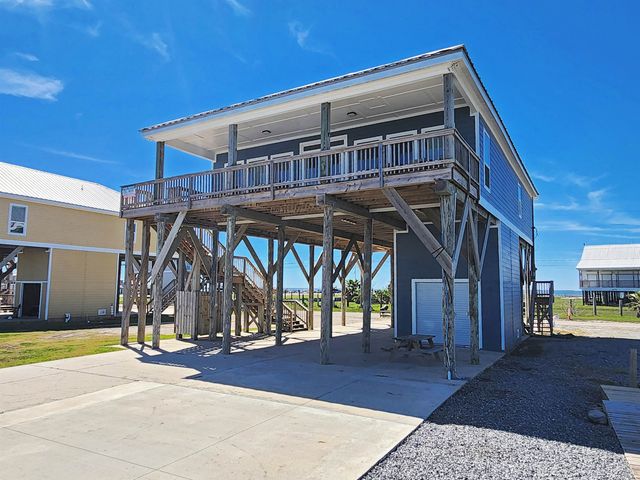 238 E Central, Grand Isle, LA 70358