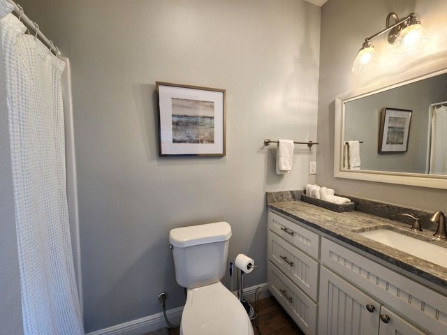 238 E Central, Grand Isle, LA 70358