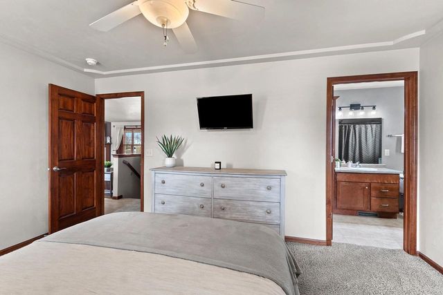 364 WOODEN SHOE CIRCLE, Kaukauna, WI 54130