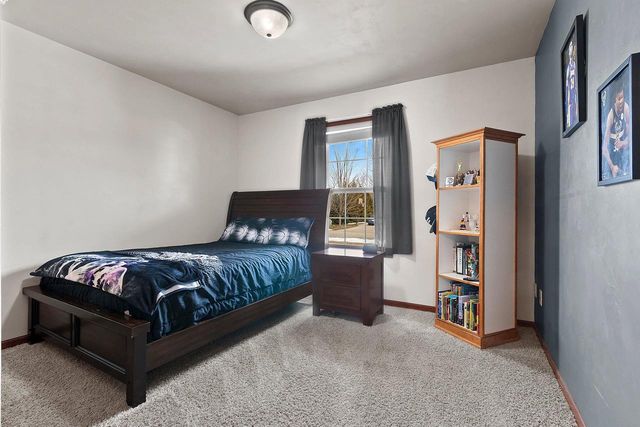 364 WOODEN SHOE CIRCLE, Kaukauna, WI 54130