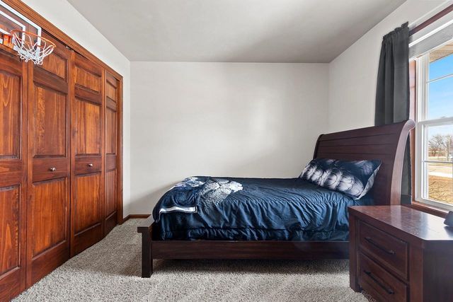 364 WOODEN SHOE CIRCLE, Kaukauna, WI 54130