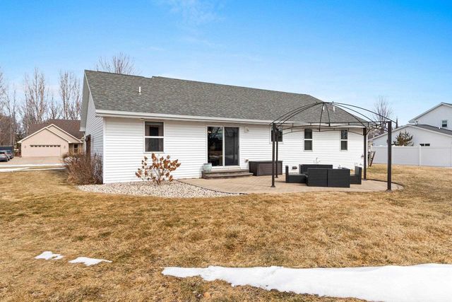 364 WOODEN SHOE CIRCLE, Kaukauna, WI 54130