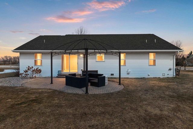 364 WOODEN SHOE CIRCLE, Kaukauna, WI 54130