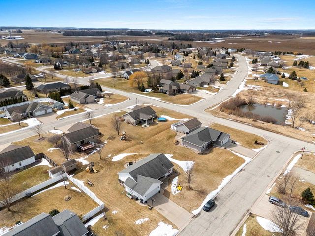 364 WOODEN SHOE CIRCLE, Kaukauna, WI 54130