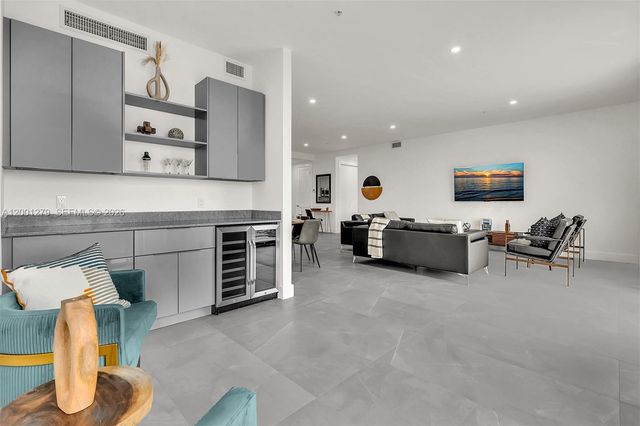 2100 Miami Rd 403, Fort Lauderdale, FL 33316