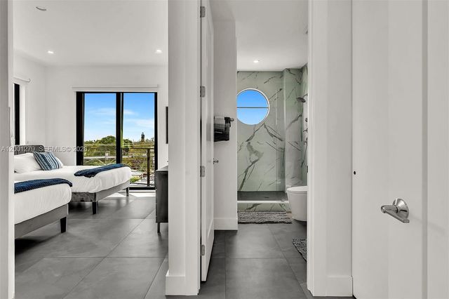 2100 Miami Rd 403, Fort Lauderdale, FL 33316