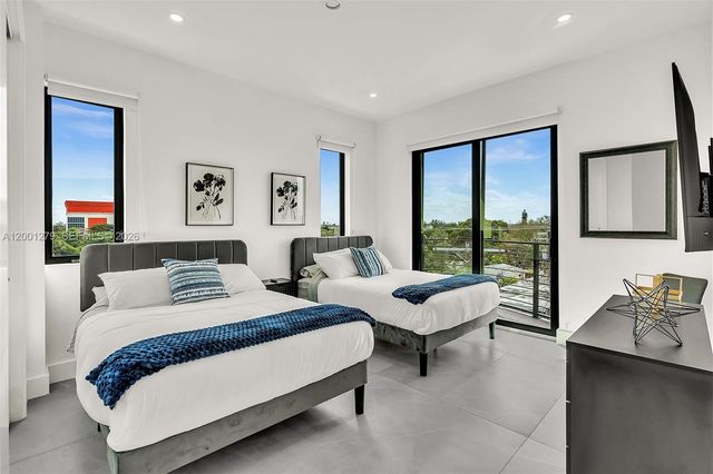 2100 Miami Rd 403, Fort Lauderdale, FL 33316