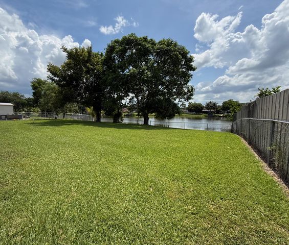 264 Las Palmas Street, Royal Palm Beach, FL 33411