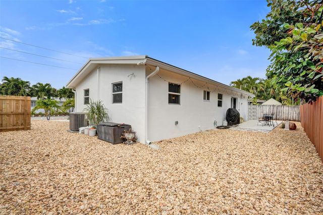2616 NE 9th Terrace, Wilton Manors, FL 33334