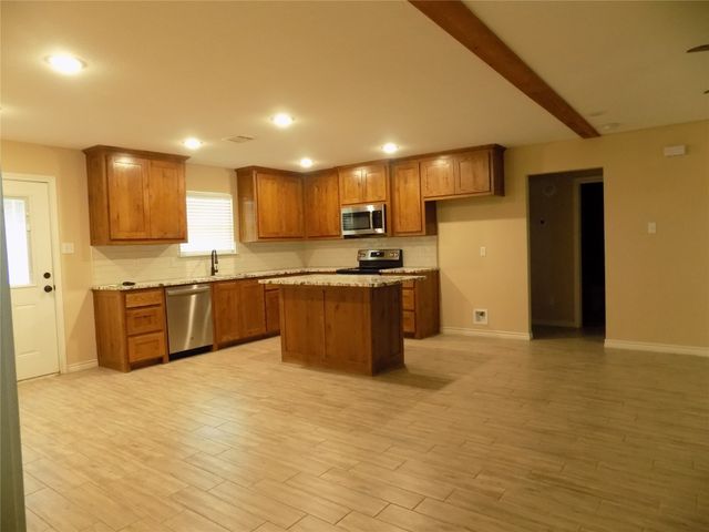 2007 Brown Loop, Poolville, TX 76487