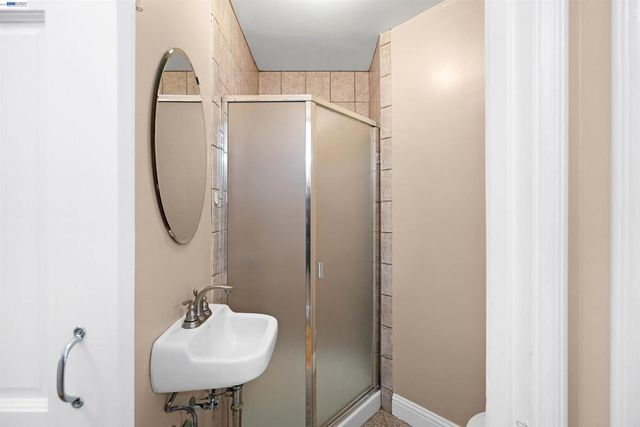 2016 Bancroft Ave, San Leandro, CA 94577
