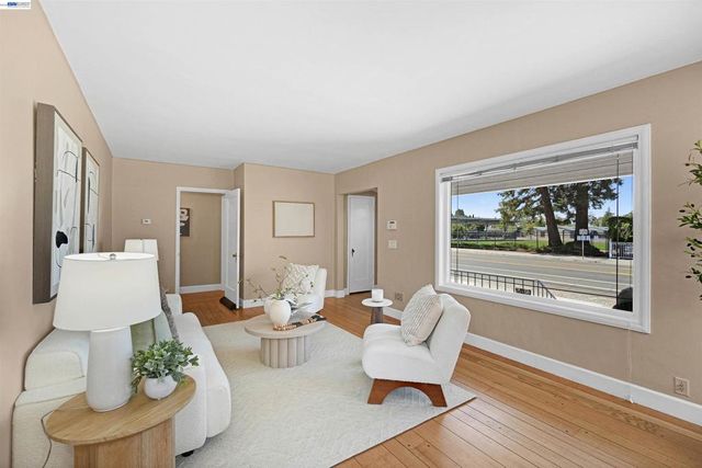 2016 Bancroft Ave, San Leandro, CA 94577