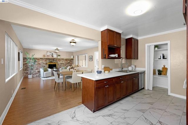 2016 Bancroft Ave, San Leandro, CA 94577