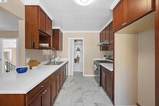 2016 Bancroft Ave, San Leandro, CA 94577