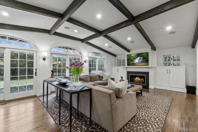 3390 Burning Bush Road, Bloomfield Hills, MI 48301