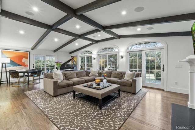 3390 Burning Bush Road, Bloomfield Hills, MI 48301