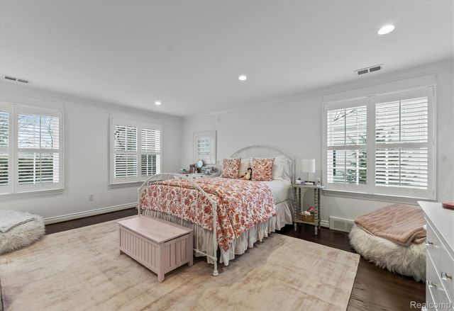 3390 Burning Bush Road, Bloomfield Hills, MI 48301