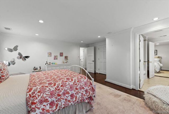 3390 Burning Bush Road, Bloomfield Hills, MI 48301