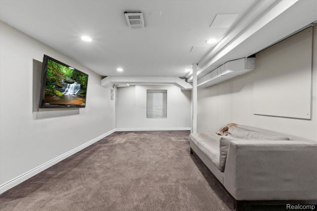 3390 Burning Bush Road, Bloomfield Hills, MI 48301