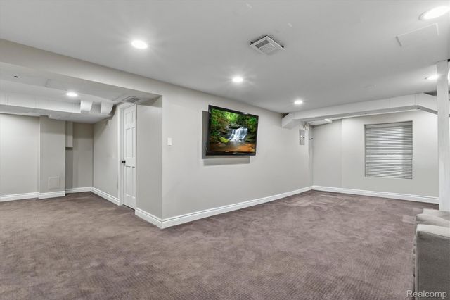 3390 Burning Bush Road, Bloomfield Hills, MI 48301